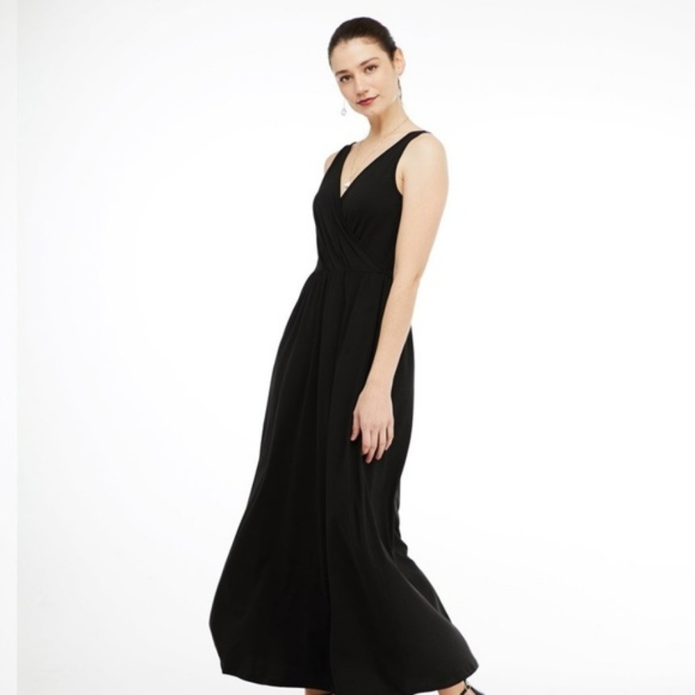 ELEGANTEES | The Lilliana maxi dress in Black